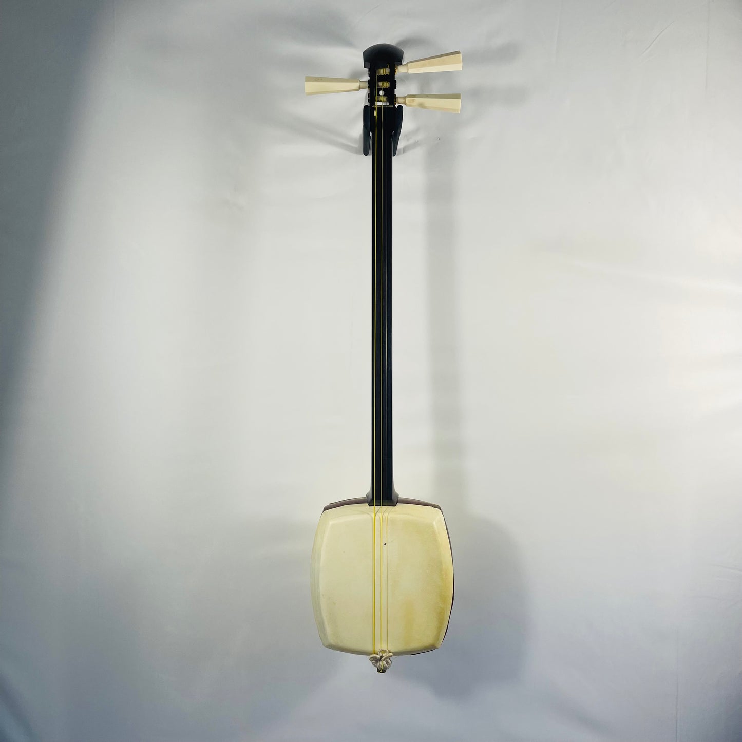 16.Vintage Tsugaru Shamisen