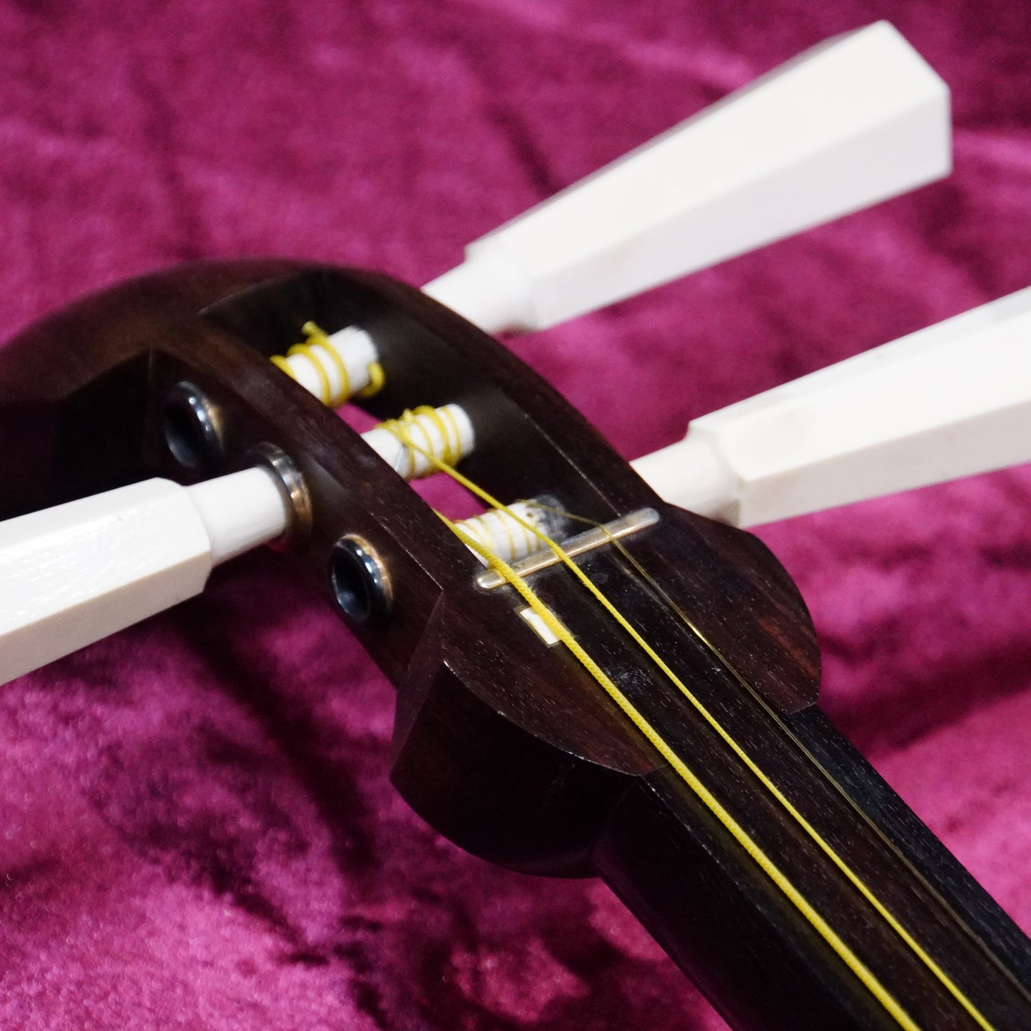 16.Vintage Tsugaru Shamisen