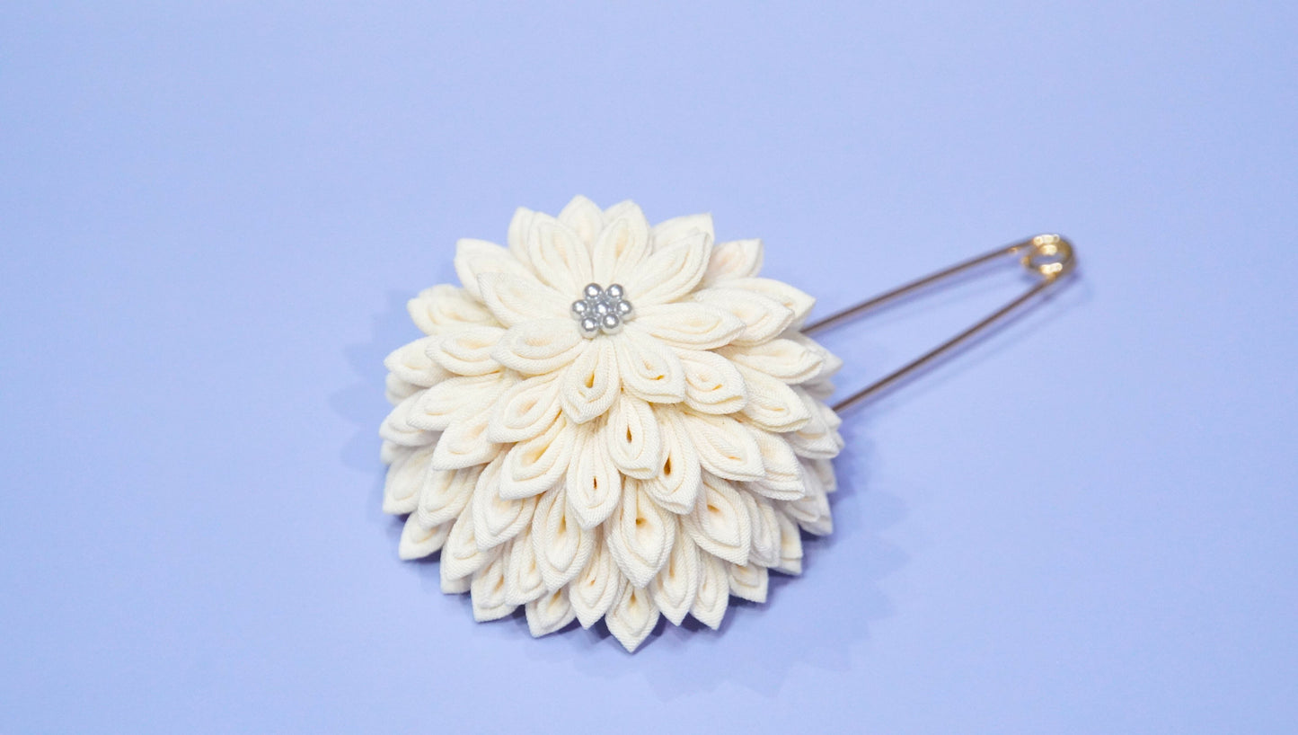 Zaiku HAKU (白) Single Brooch (large)1