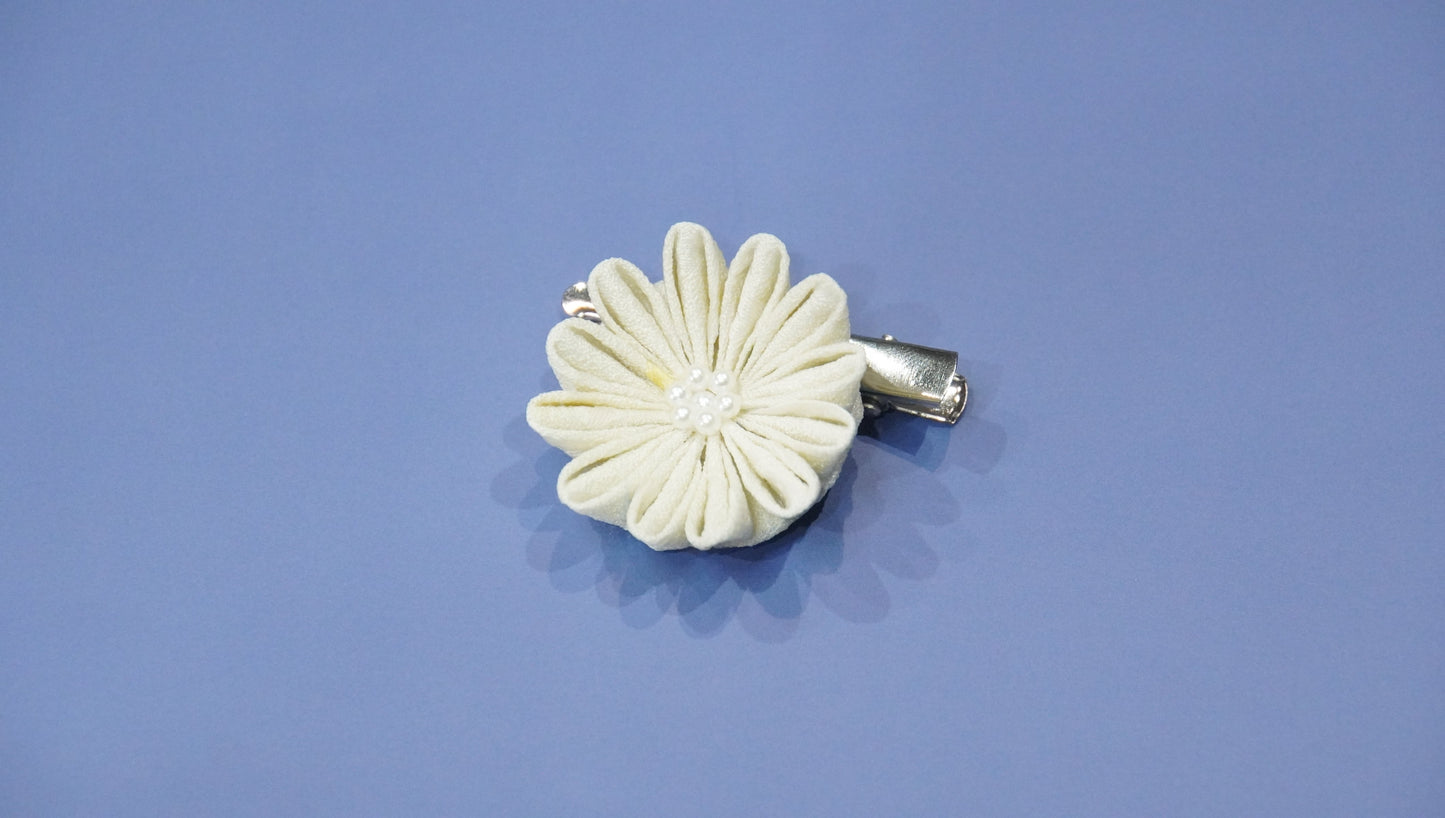 Zaiku HAKU (白) 小花 Single Hair Clip55