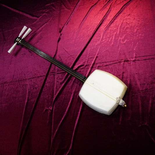 16.Vintage Tsugaru Shamisen