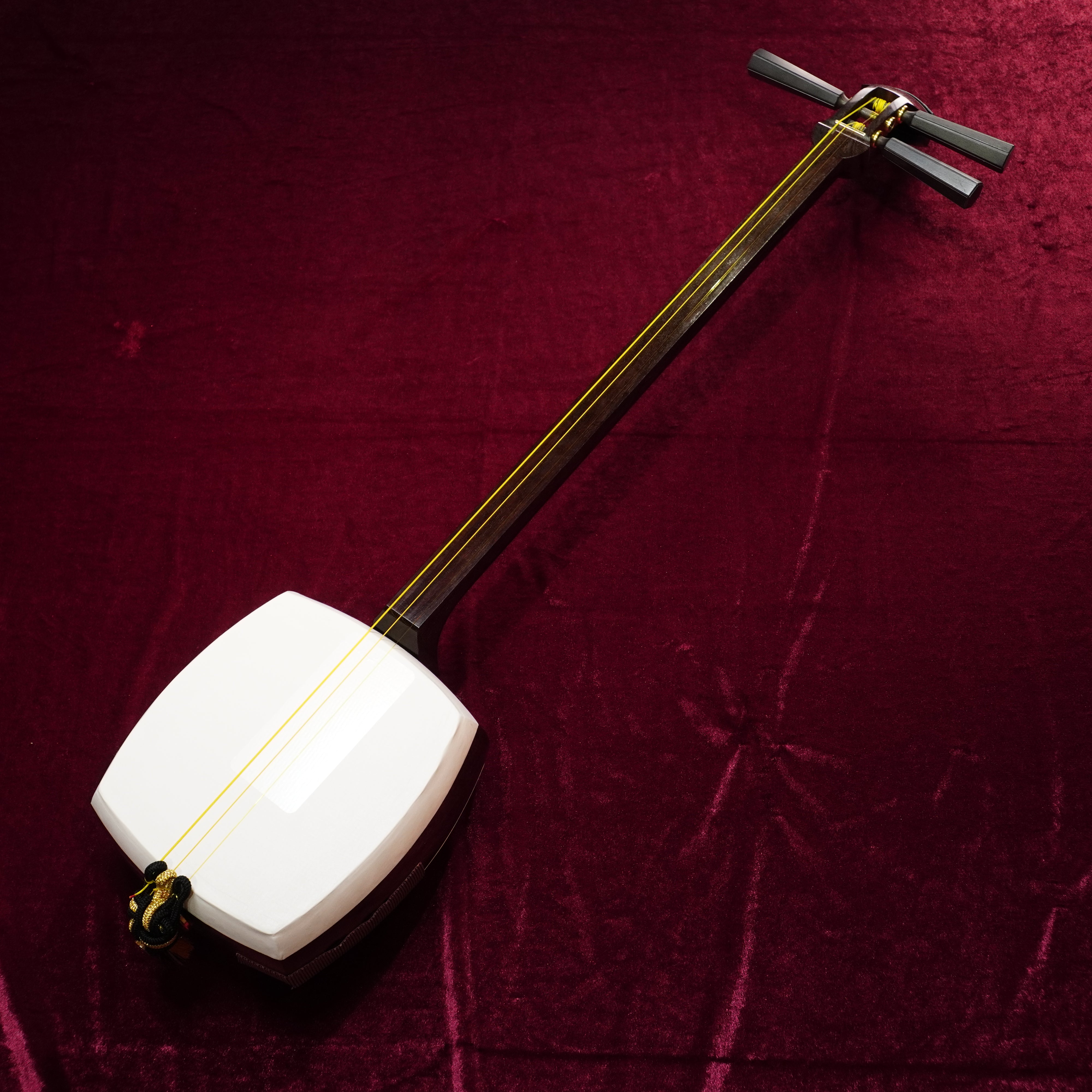 Vintage Tsugaru Shamisen – EzoFujiJapan Vintage Tsugaru Shamisen – EzoFujiJapan