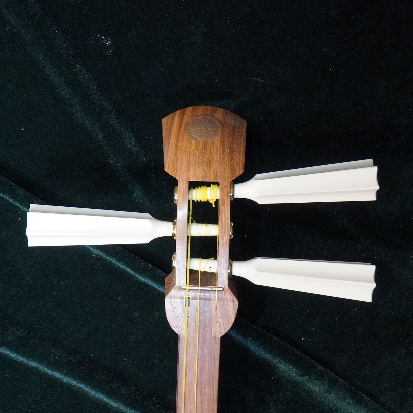 07.Tsugaru Shamisen – White Itomaki
