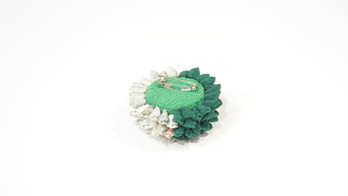 Zaiku EN (縁) Mint Single Brooch (small) A25